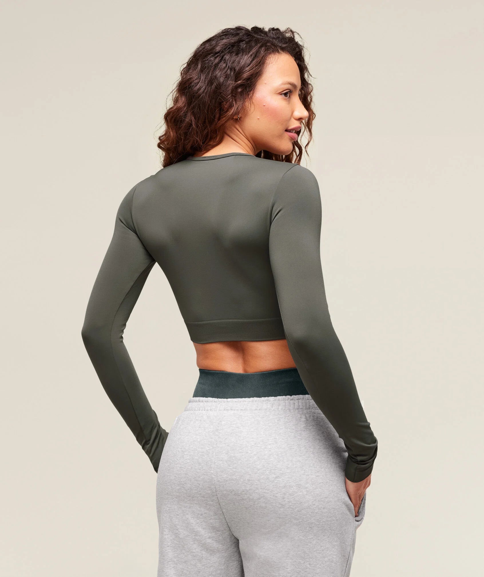 GYMSHARK EVERYDAY SEAMLESS LONG SLEEVE CROP TOP