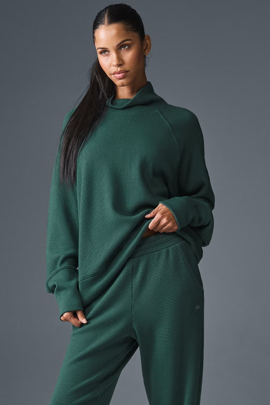 ALO WAFFLE WEEKEND ESCAPE MOCK NECK LONG SLEEVE