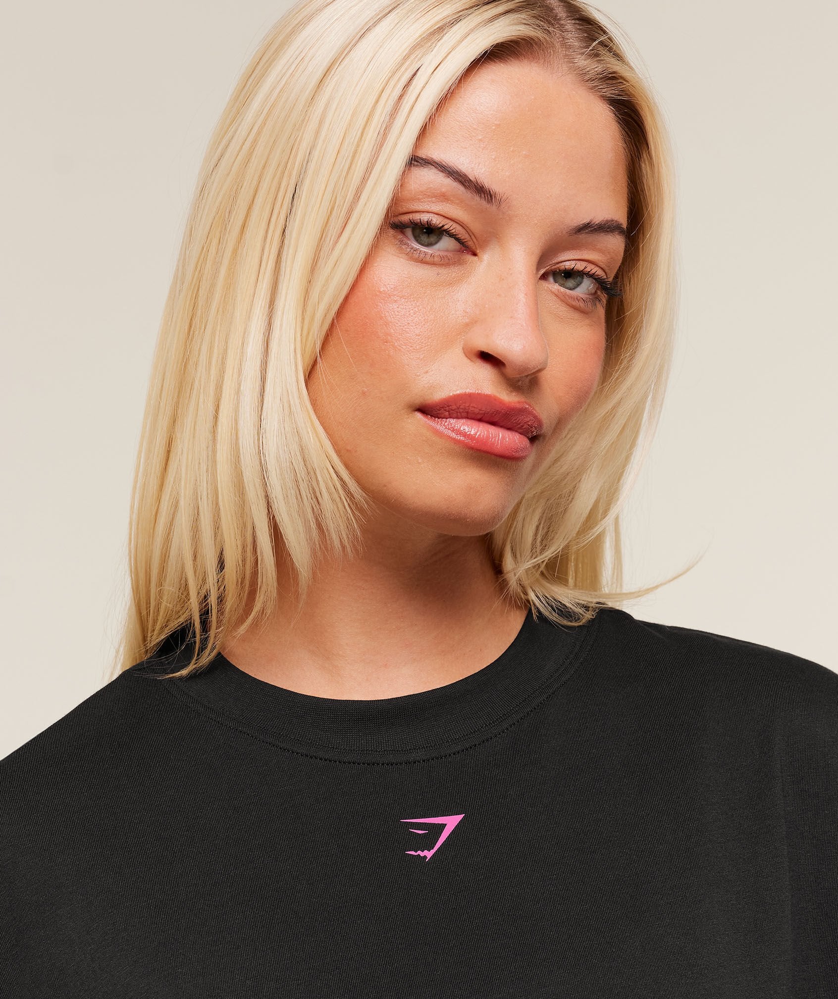 BAKING THAT CAKE GRAPHIC T-SHIRT