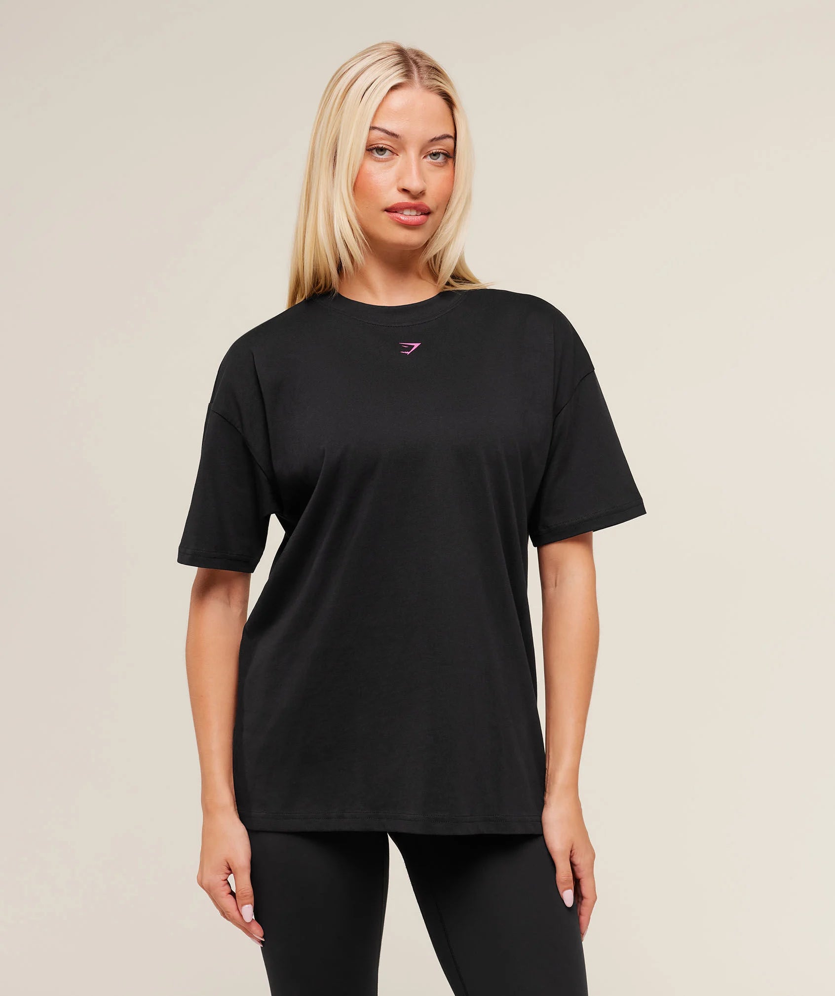 BAKING THAT CAKE GRAPHIC T-SHIRT