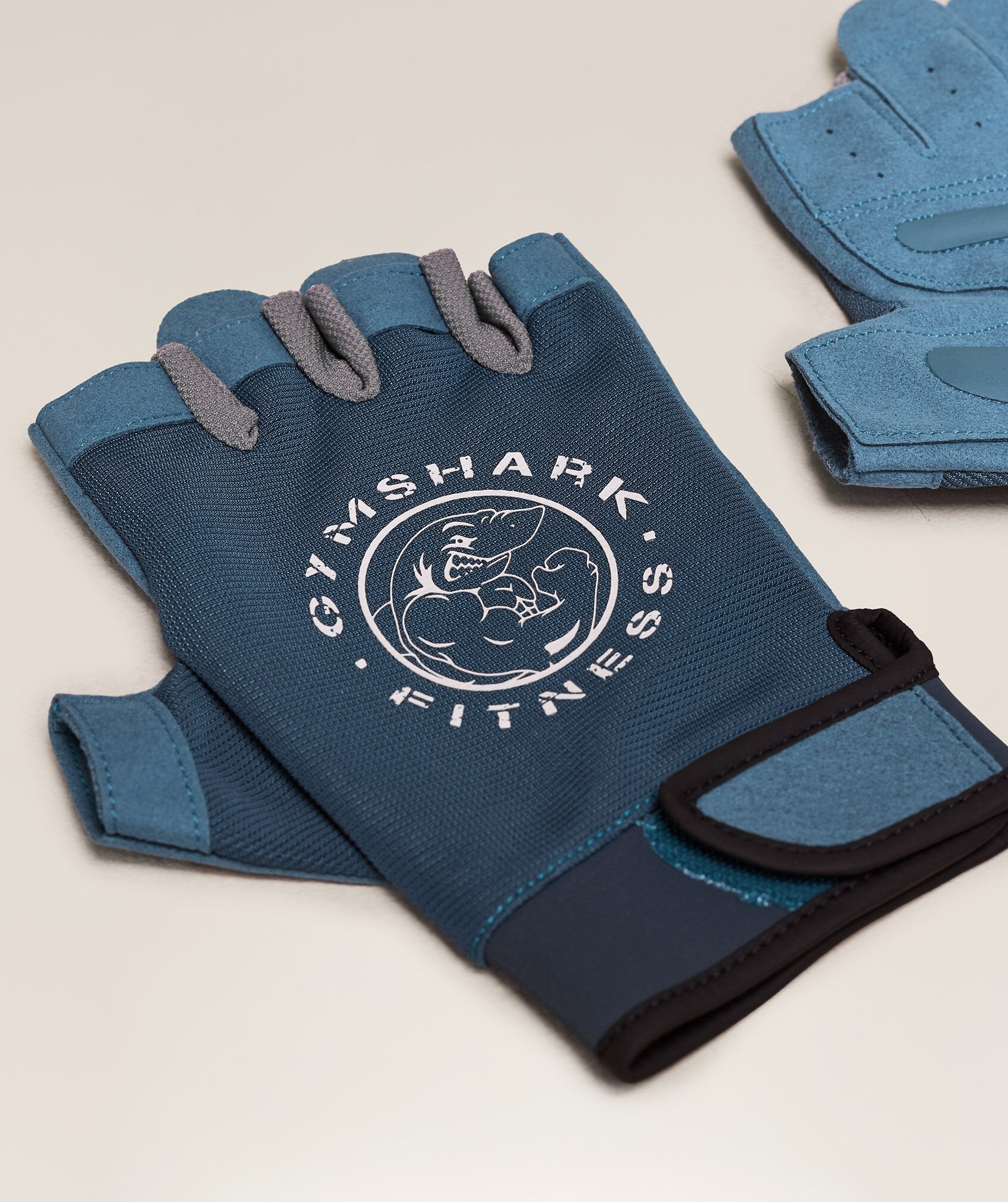 GYMSHARK LIFTING GLOVES